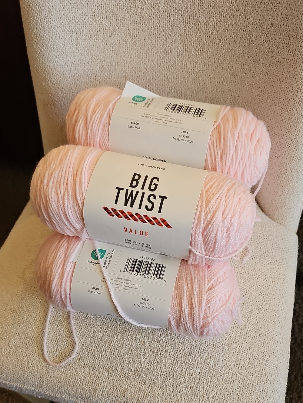 NWT Bundle Of 5 Skeins Big Twist Value Yarn - Baby Pink